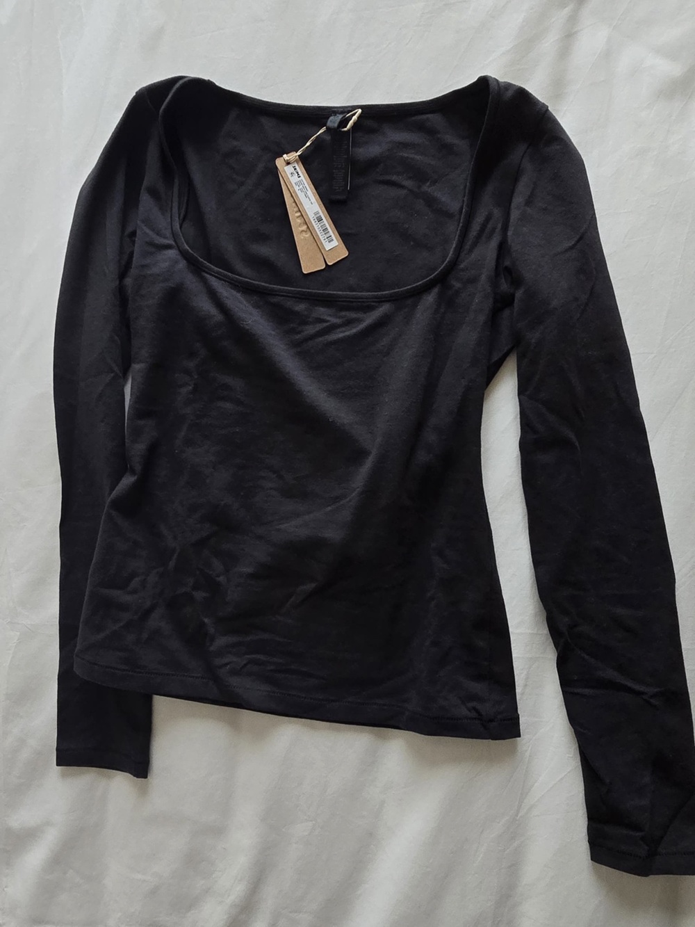 SKIMS Long Sleeve Scoop Neck Tee - Black
